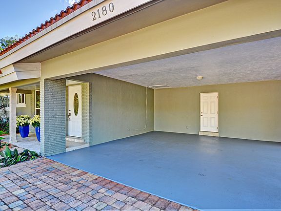 3rd image of 2180 NE 55th Ct