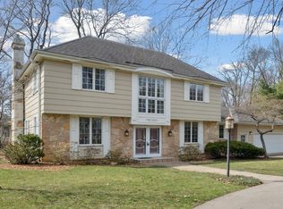 3360 Maplewood Rd, Deephaven, MN 55391