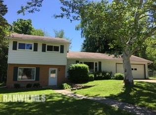 1815 Middlebury Rd, Freeport, IL 61032