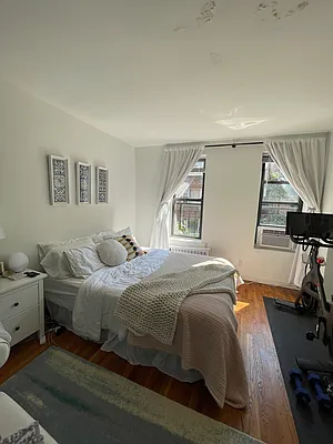 Rented by SP Brokerage Inc | media 22