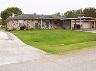 310 W Locust St, Tecumseh, OK 74873