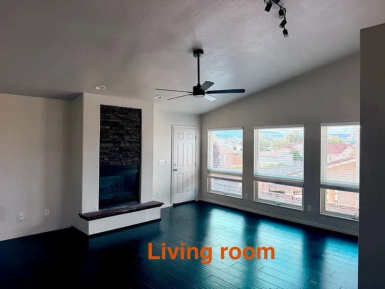 2226 Englemann Pl — Photo 3
