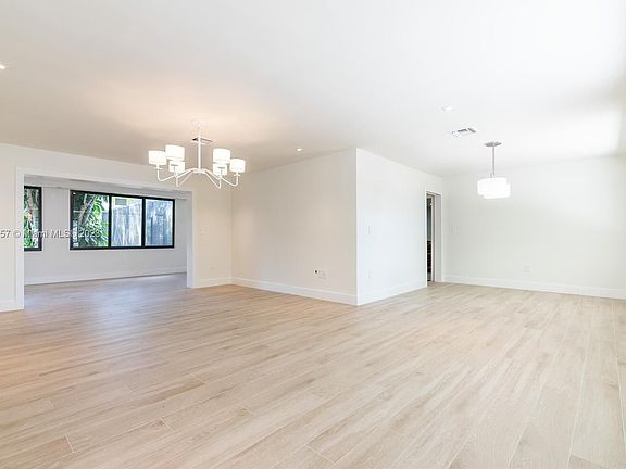 5th image of 10500 SW 72nd Ave