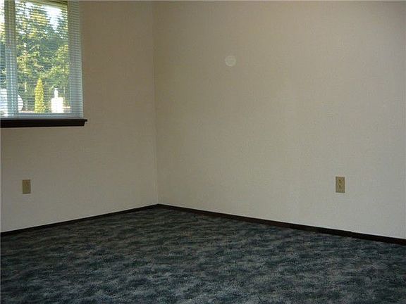 5th image of 5866 SE Pennswood Ct