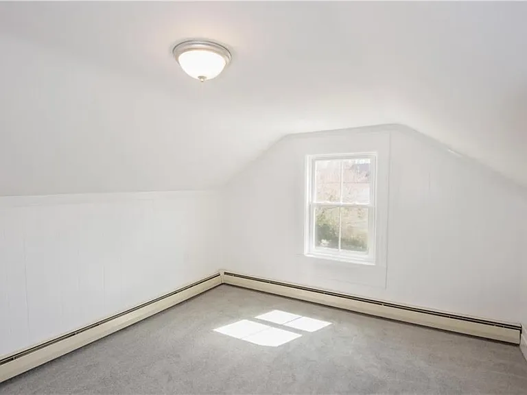 27 Peckham Ave — Photo 18