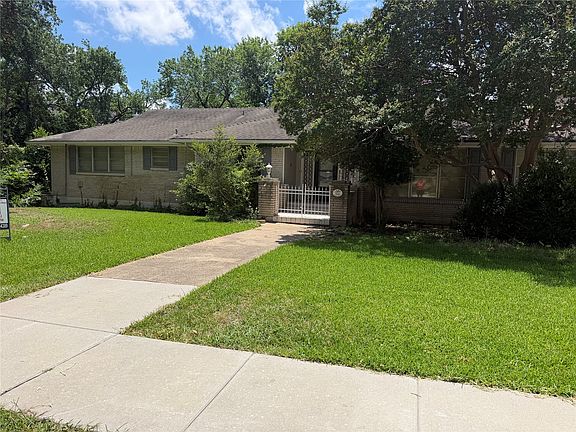 2nd image of 804 Carroll Dr