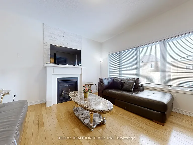 22 Pietrowski Dr #UPPER — Photo 3