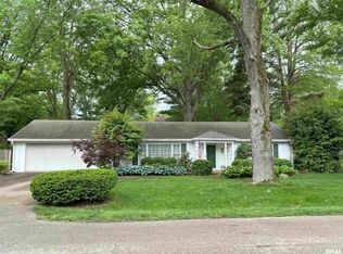 2106 Cherry Rd, Leland Grove, IL 62704