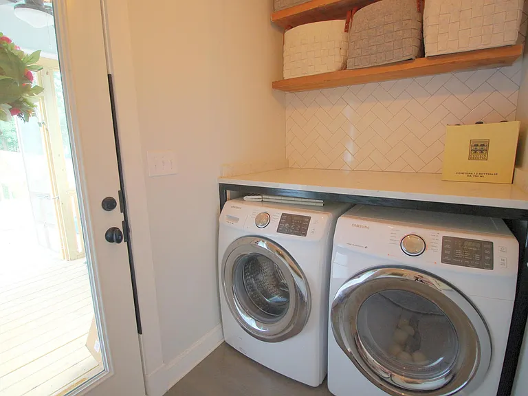 114 E Enterprise St — Photo 10