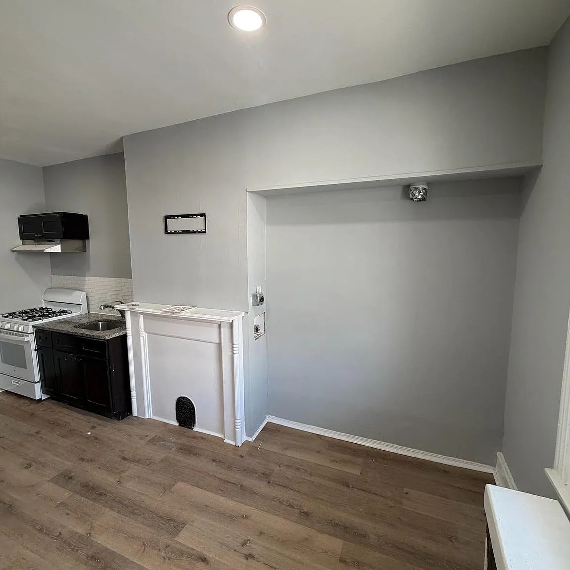 2 bed, 1.5 bath, 1256 sqft, $1,050 — Photo 2