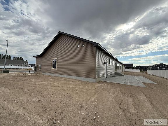 3rd image of 1662 Sandbar St