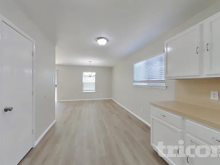12402 Grossmount Dr — Photo 4
