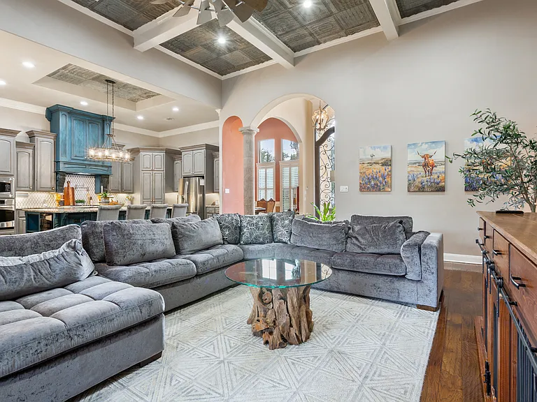 8464 Spicewood Springs Rd — Photo 35