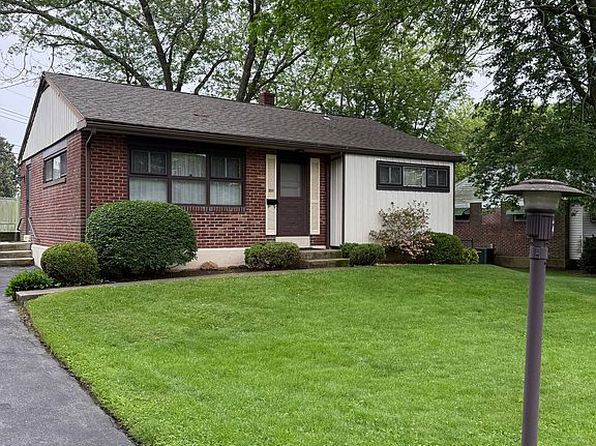 2211 Springhouse Ln