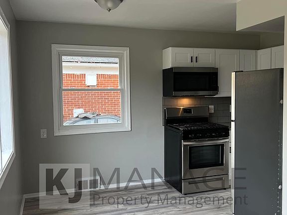 2nd image of 2064 Stieber St