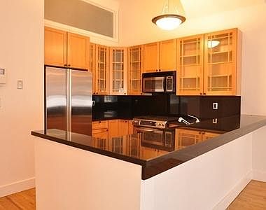 2nd image of 100 5th Ave
