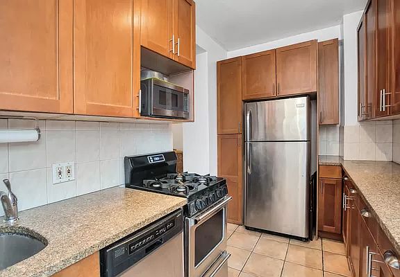 2nd image of 175 W 93rd St APT 8I