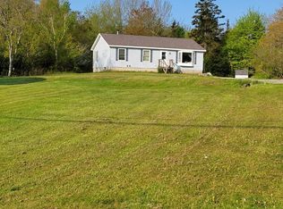 9 Woodrow Ln, Tremont, ME 04674