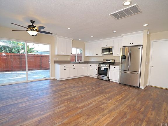 5th image of 7289 Unicorn Cir