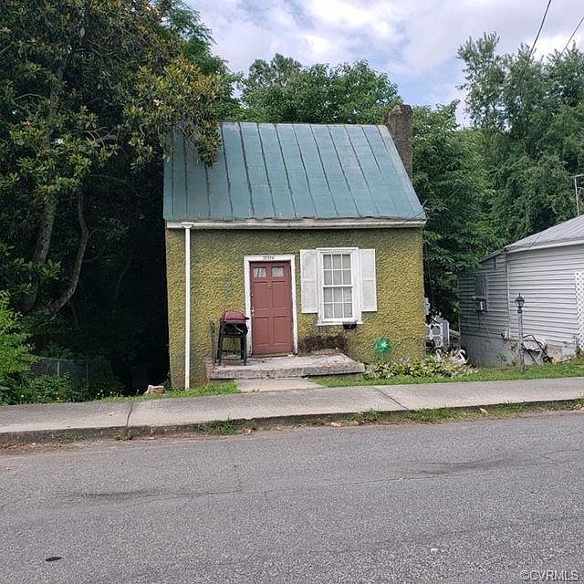 2nd image of 21516 Pannill St
