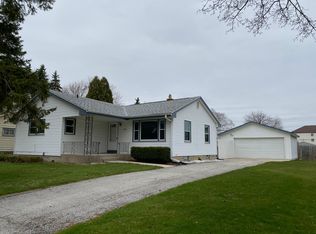 5224 W Wahner Ave, Brown Deer, WI 53223