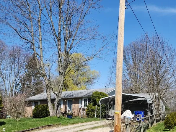 5362 Fairhill Dr, Ravenna, OH 44266