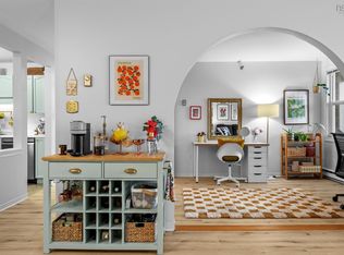 93 Kearney Lake Rd #409, Halifax, NS B3M 4E7