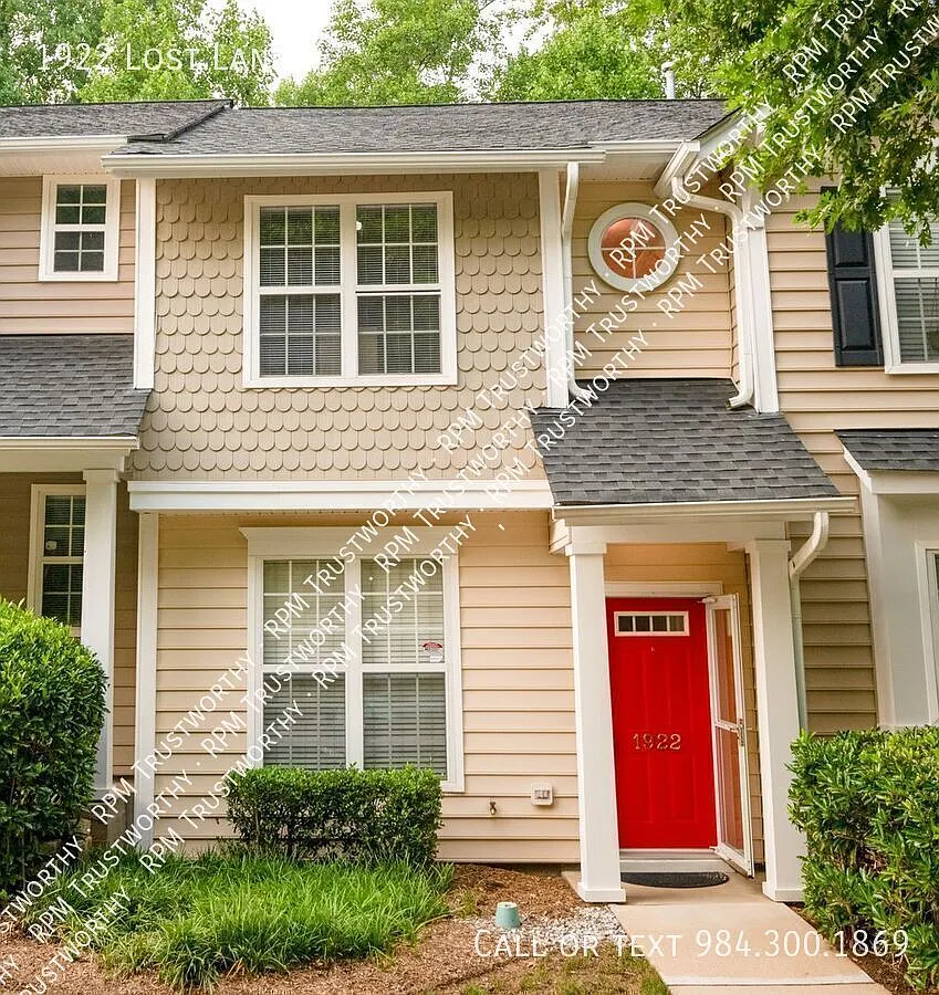 Charming Raleigh Townhome for Rent Great Location! — Photo 1