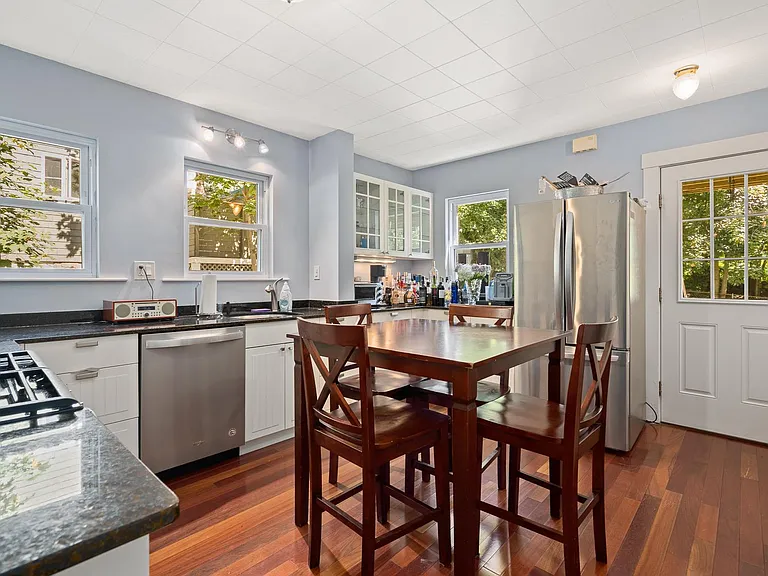 23 Pine St #1 — Photo 8