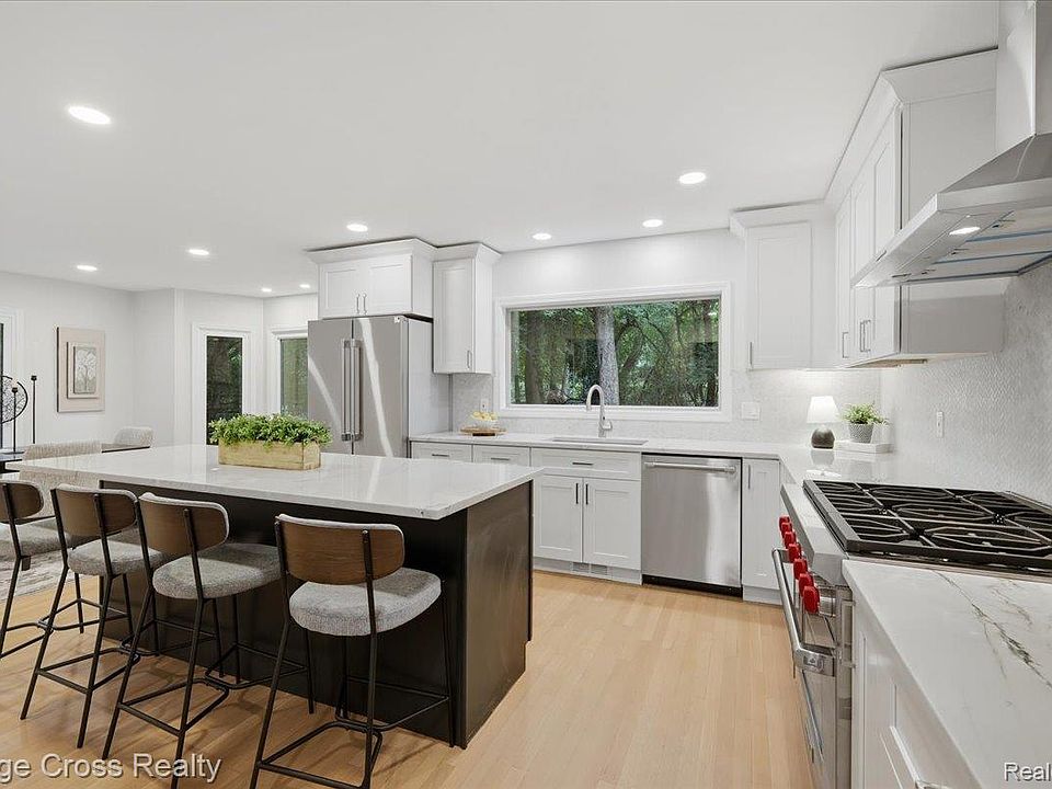 249 Norcliff Dr, photo 15