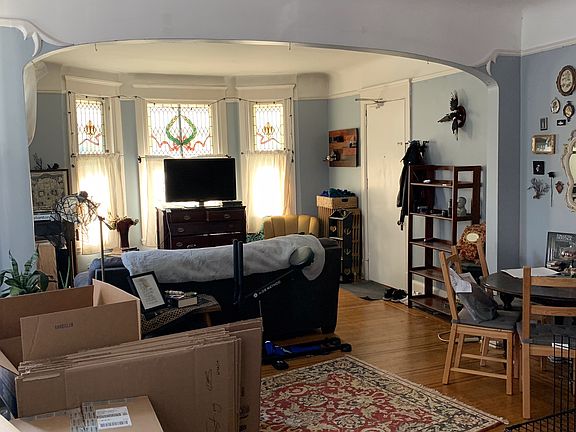 3rd image of 2217 Aldrich Ave S APT 1