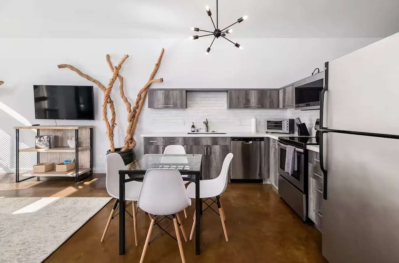 1 bed, 725 sqft, $3,950 — Photo 2