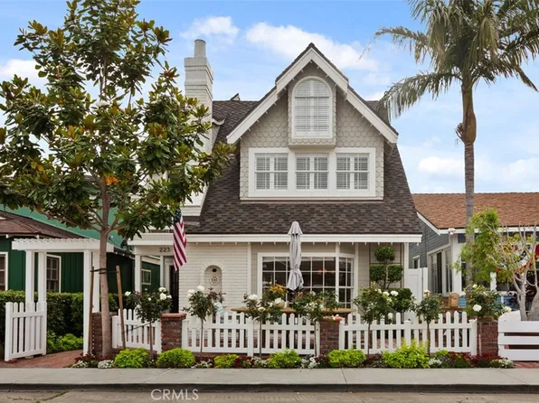 223 Diamond Ave, Newport Beach, CA 92662