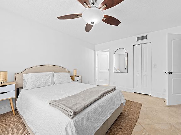 5th image of 2945 SW 22nd Avenue #1080