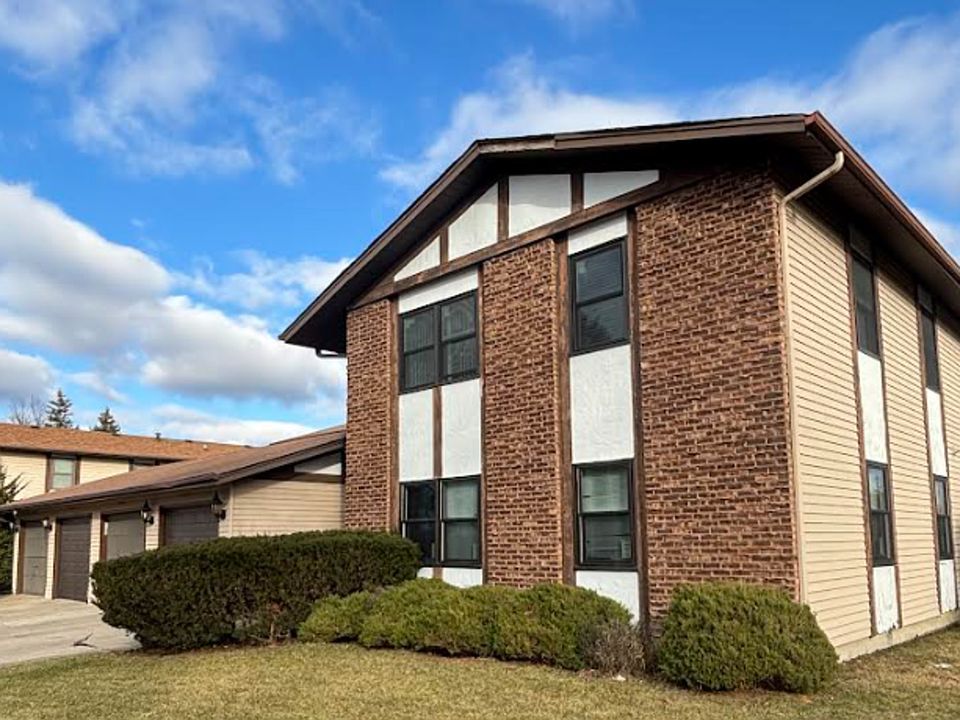 1st image of 19211 Elm Dr Unit 145