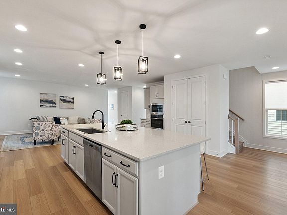 2nd image of 23287 Glenwood Heights Cir