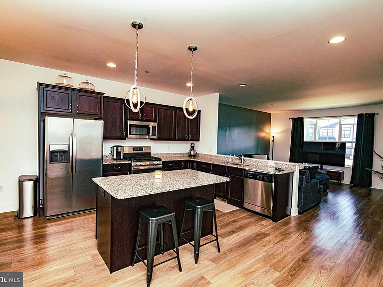 313 Estate Dr — Photo 14