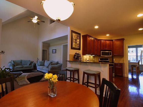 2nd image of 114 Cabana Dr