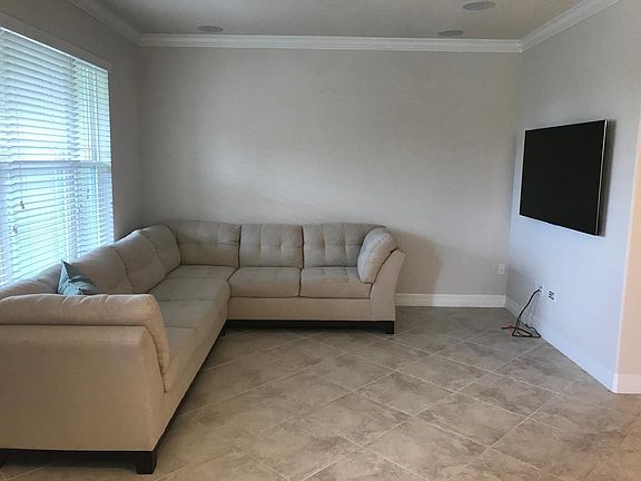 3rd image of 2917 Windmill Dr