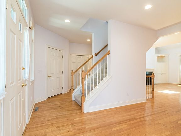 3rd image of 100 High Pine Cir #100
