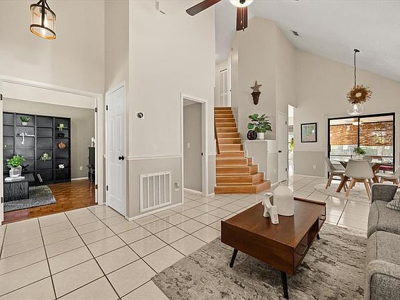 4th image of 947 Southridge Trl