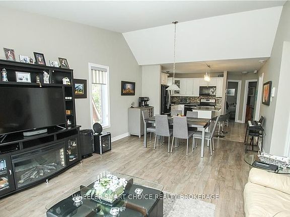 4th image of 226 1st St W #214