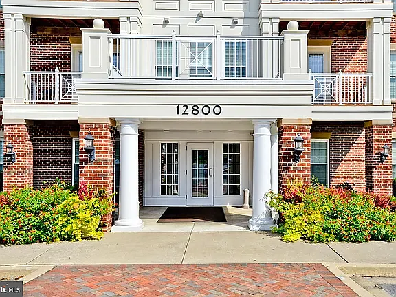 2 bed, 1555 sqft, $2,995 — Photo 2