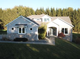 869 Meadow Ln, Wooster, OH 44691