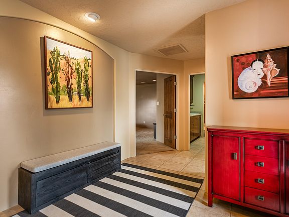 5th image of 435 Poinsettia Pl SE