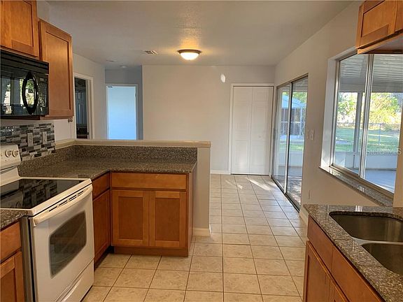 4th image of 8697 San Pablo Ave