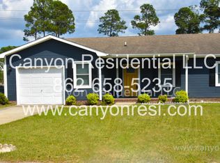 3513 Chaucer Dr, Hope Mills, NC 28348