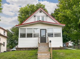 304 13th St SW, Cedar Rapids, IA 52404