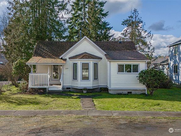 2nd image of 219 Kensington Avenue SW