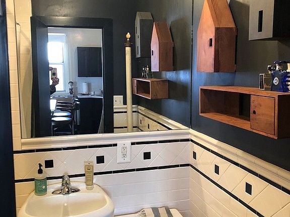 4th image of 203 Grand St APT 25
